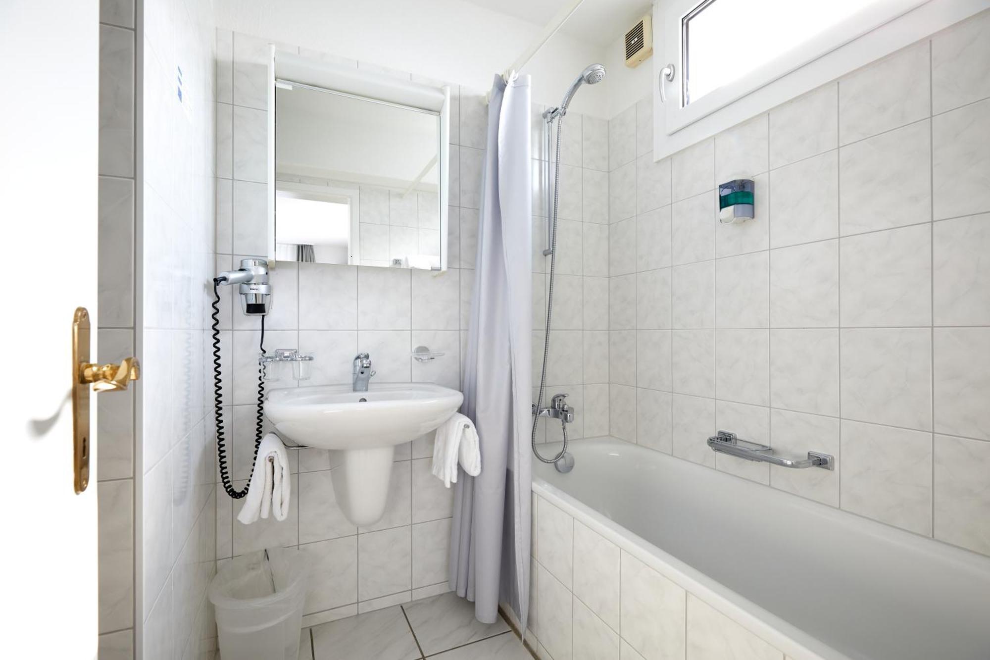 Hotel Schmid & Alfa Brunnen Room photo